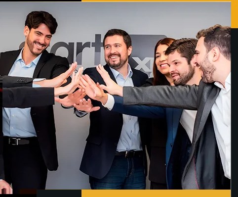 Time da Start Investimentos no escritório